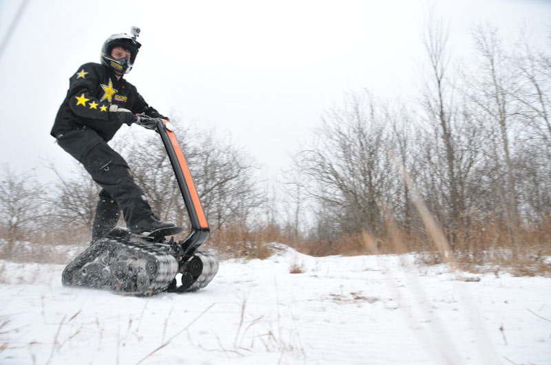 雪地摩托？
